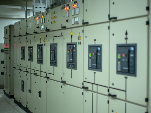 industrial-equipment-factory_1048944-2913211